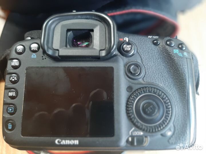 Продаю фотоаппарат Canon EOS 7D