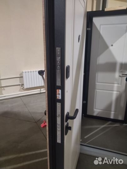 Входная металлическая дверь идеал сост