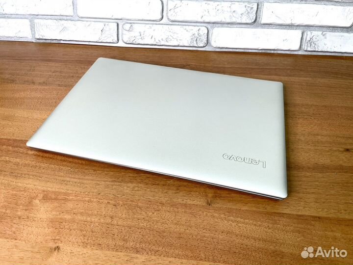 Ноутбук Lenovo / Full HD / 4 ядра / 8 гб RAM