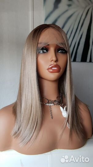 Парик средней длины блонд на сетке