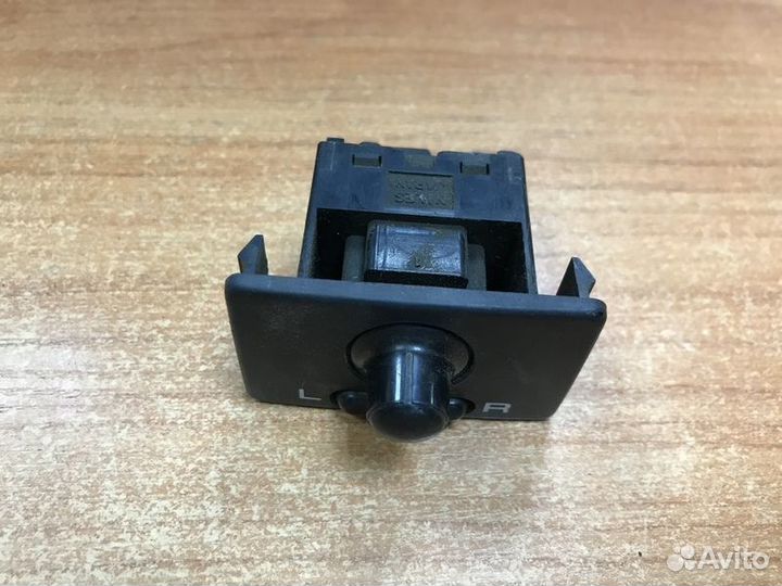 Блок управления зеркалами Nissan Maxima A32 с1995