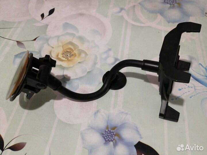 Автомобильный держатель для гаджетов