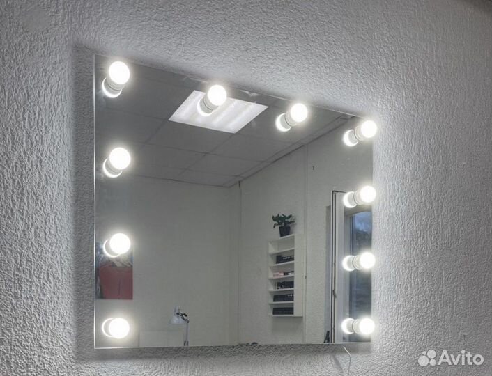 Зеркало с лампочками