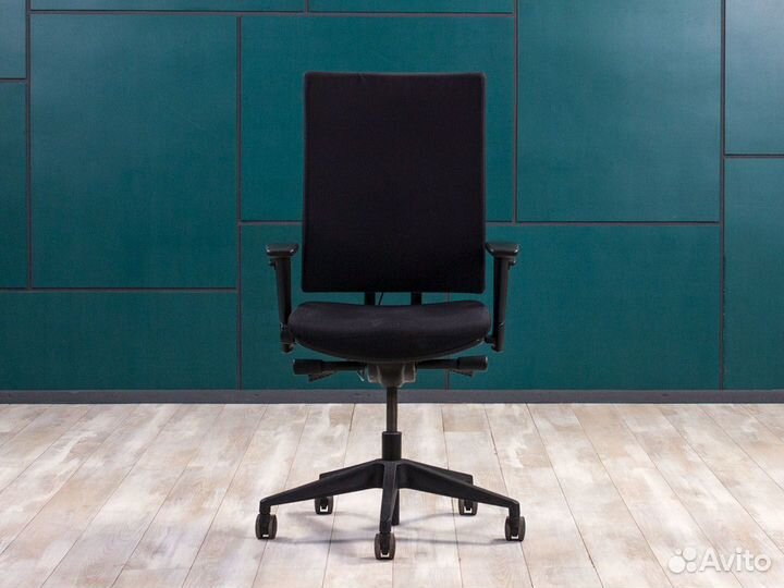 Офисное кресло для менеджера Dauphin Германия