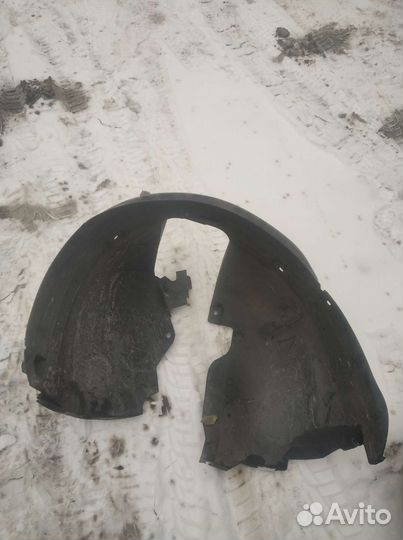 Подкрылок передний Citroen C4