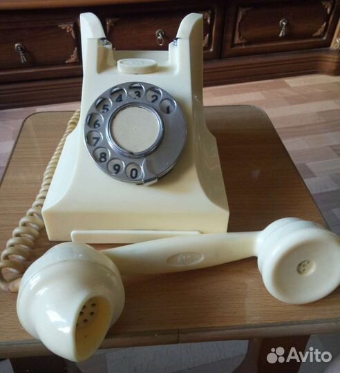 Старый телефон