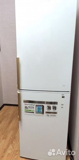 Холодильник Bosch KGN39Y20