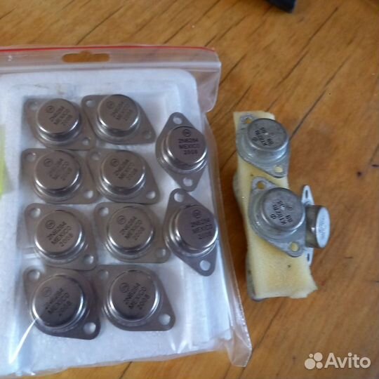 Транзистор 2N6284/кт827в