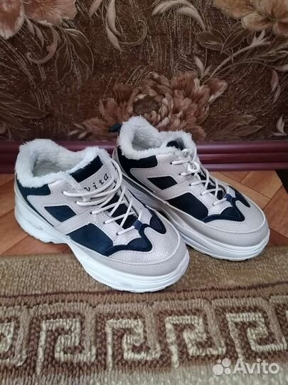 Кроссовки зимние