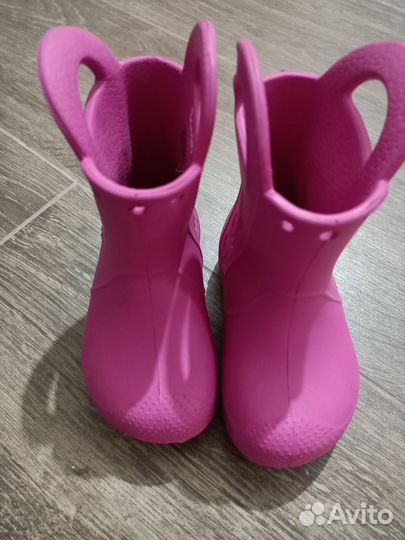 Резиновые сапоги для девочки crocs