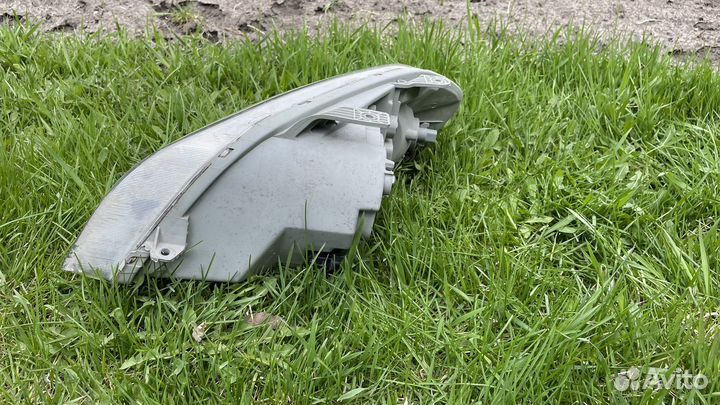 Правая фара Chevrolet Aveo Т250