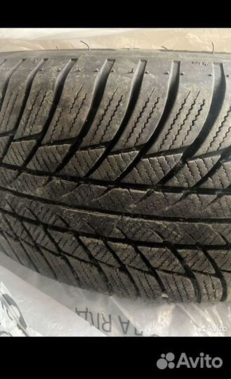 Bridgestone Blizzak LM-001 225/55 R17 97H