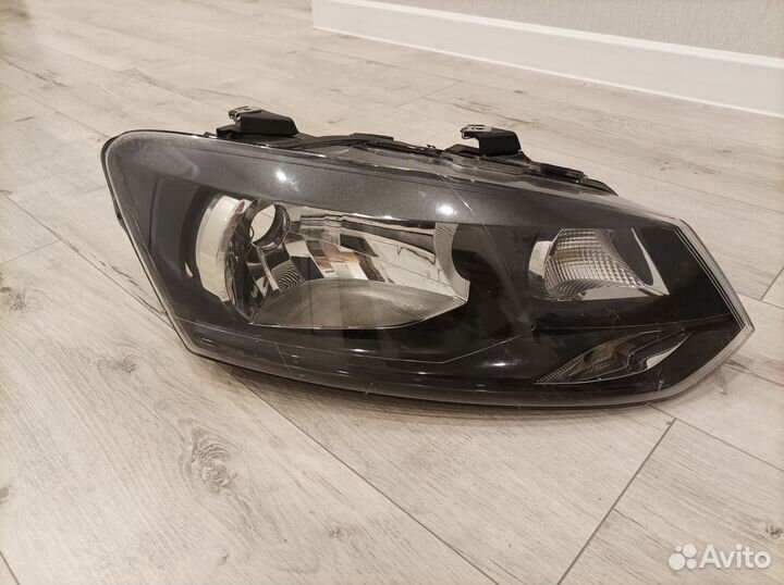 Фара передняя правая Volkswagen Polo Sedan