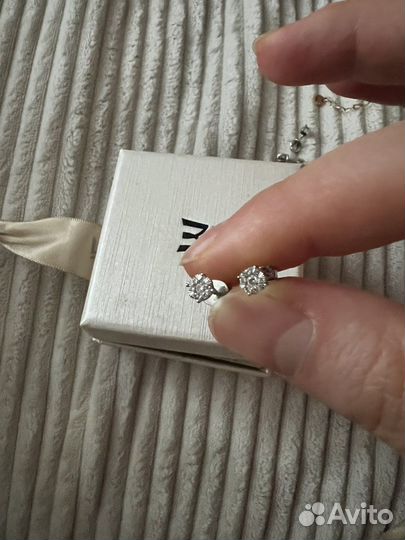 Бриллиантовые пусеты