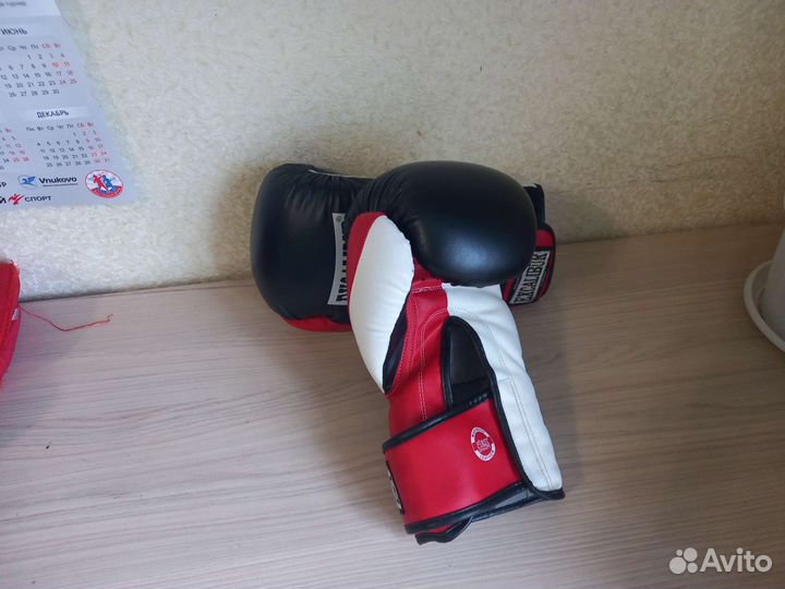 Боксерские перчатки