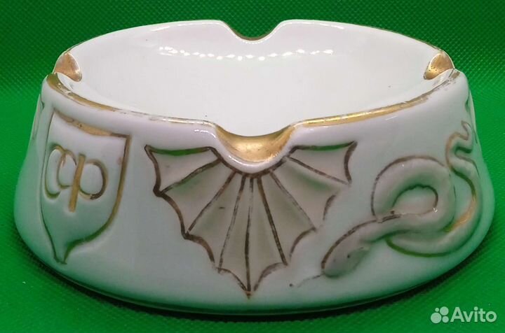 Пепельница фарфоровая 