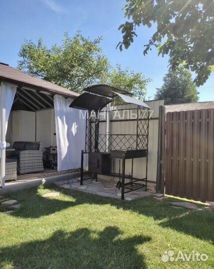 Мангал с крышей