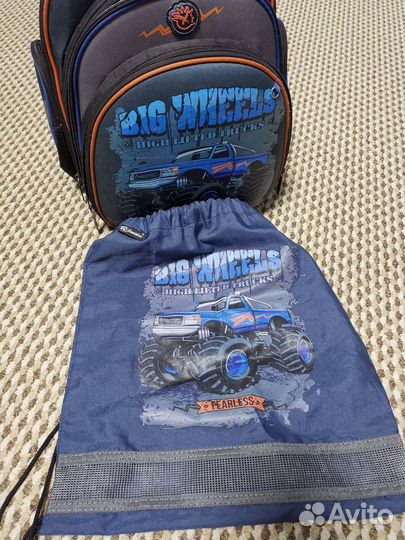 Школьный рюкзак