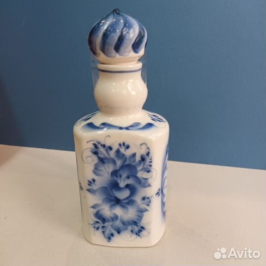 Фарфор,кольца для салфеток,чайник,штоф, петух