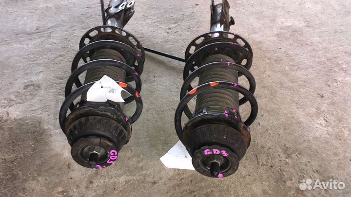 Стойки передние honda fit gd1