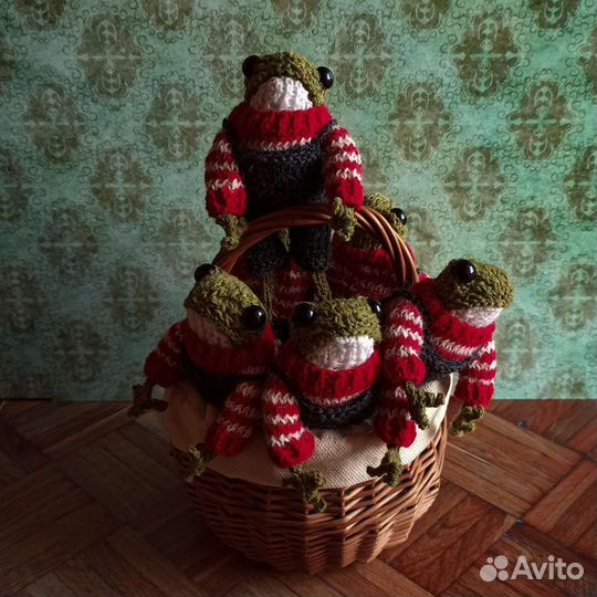 Вязаный лягушонок, лягушка в наличии и на заказ
