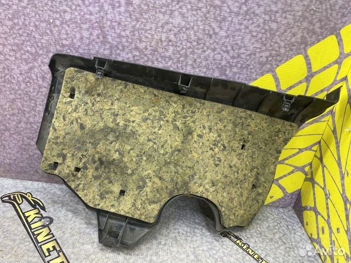 Накладка под торпедо правая Мазда сх7 CX-7