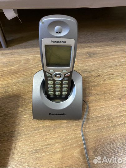 Стационарный телефон Panasonik (база+трубка)