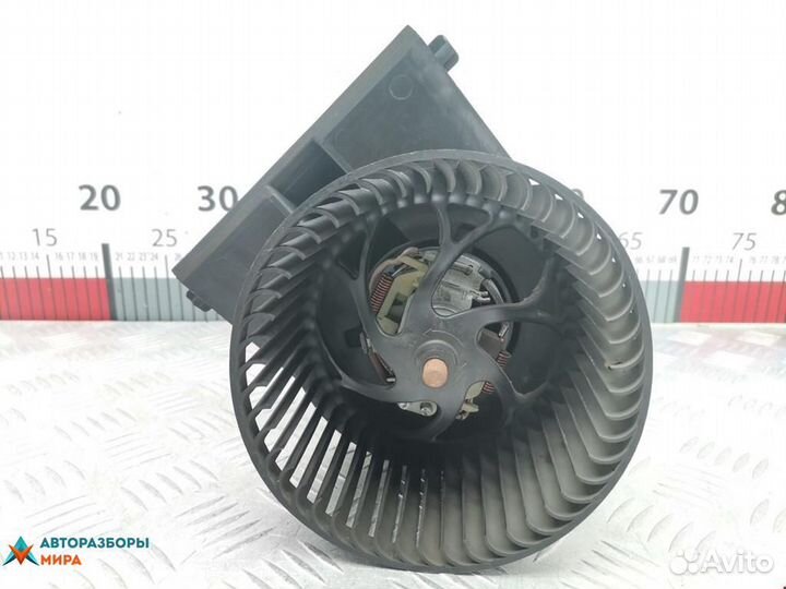 Моторчик печки Volkswagen Golf 3 1998 1J1819021C