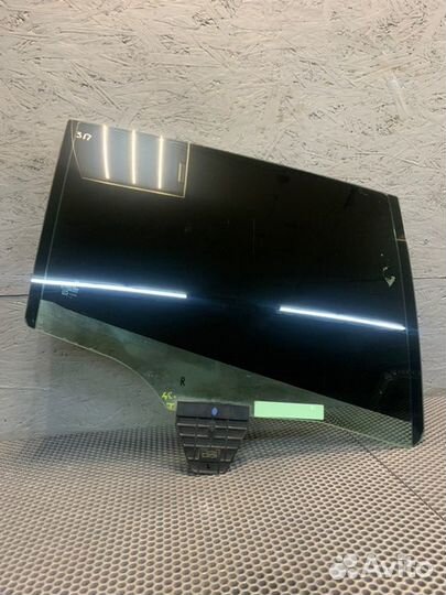 Стекло двери заднее правое Porshe Panamera 970