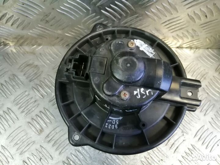 Моторчик отопителя Мицубиси Галант 8 Америка