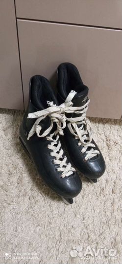 Коньки хоккейные