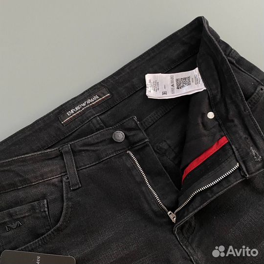 Джинсы Armani