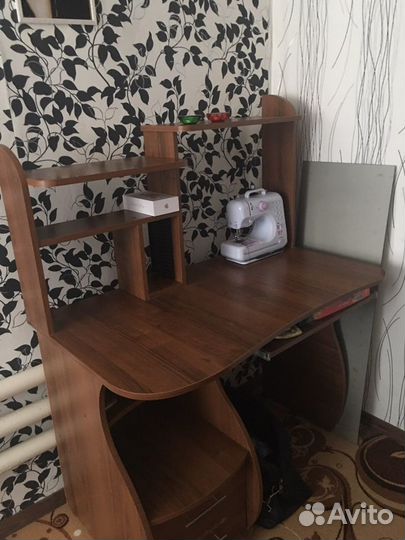 Компьютерный стол