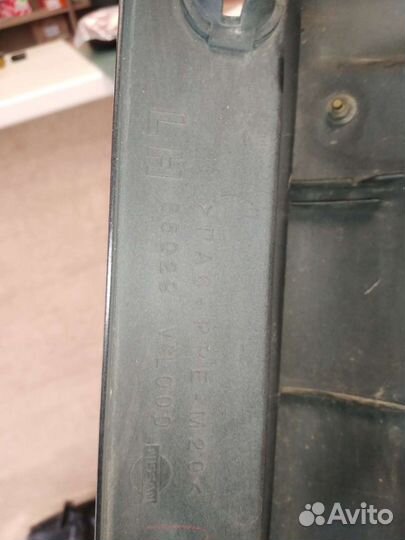 Фонарь задний Nissan Elgrand