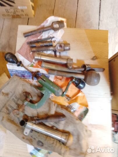 Старинный инструмент геодезиста