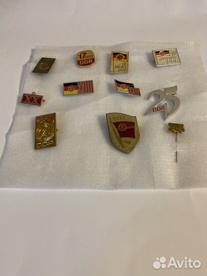 Значки к годовщине образования ГДР