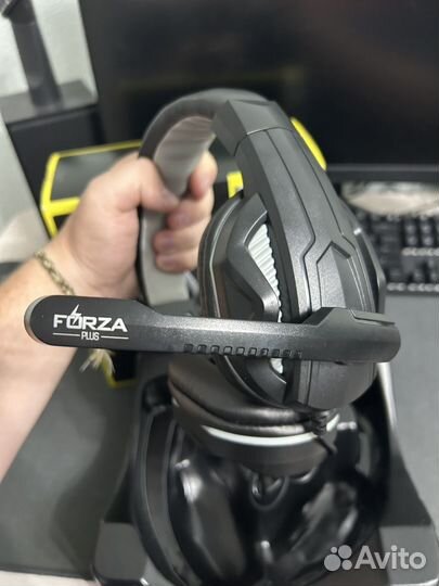 Проводные наушники с микрофоном