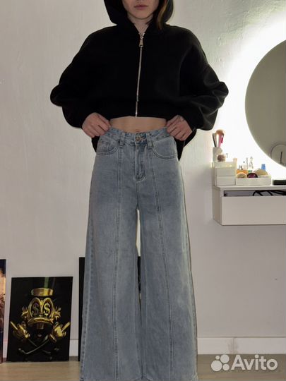Джинсы широкие