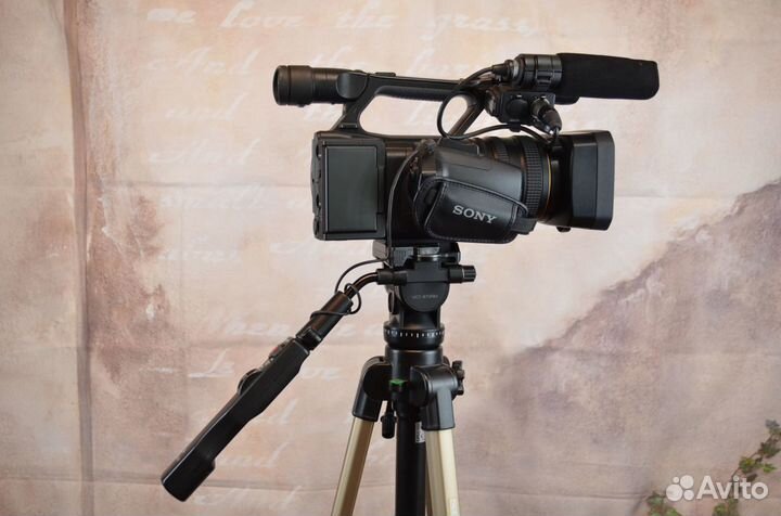 Видеокамера soni HXR-NX5E