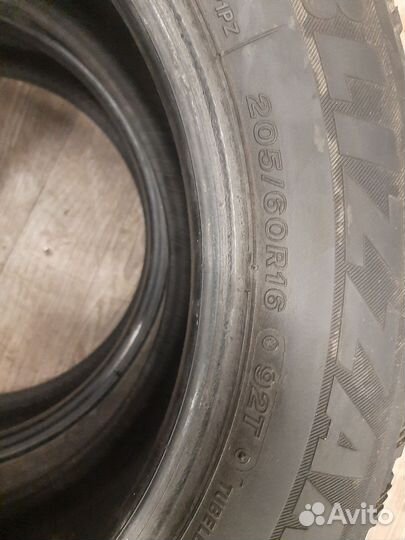 Bridgestone Blizzak Spike-01 205/60 R16