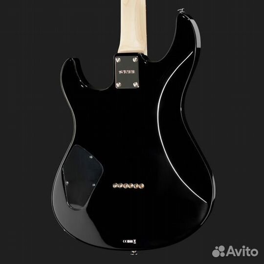 Электрогитара Yamaha + Аксессуары