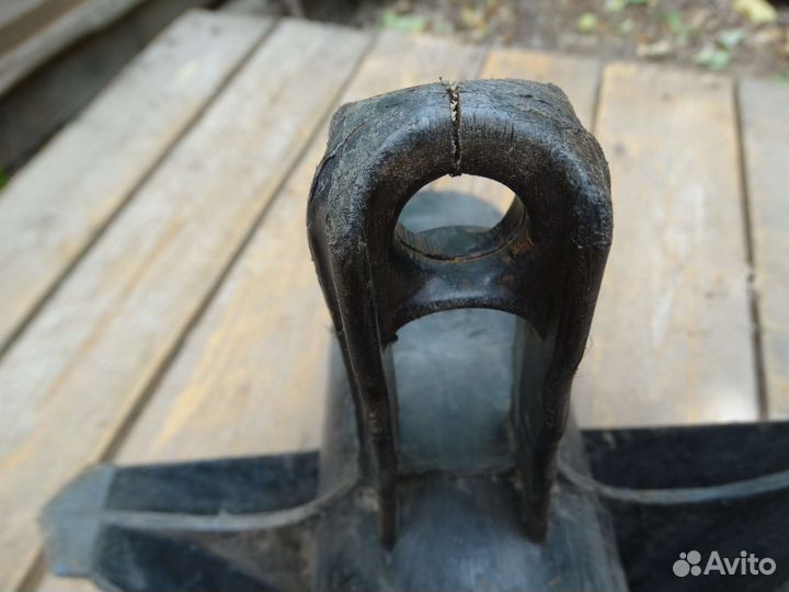 Якорь лодочный