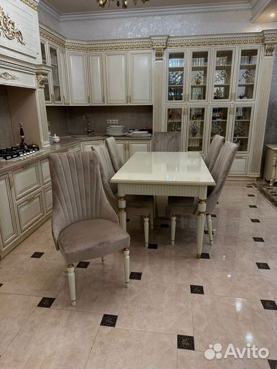 Комплект стол и стулья. Оплата при получении