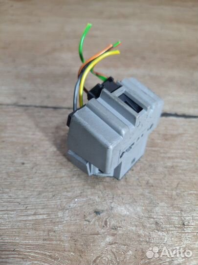 Контактная группа замка зажигания Ford Fiesta