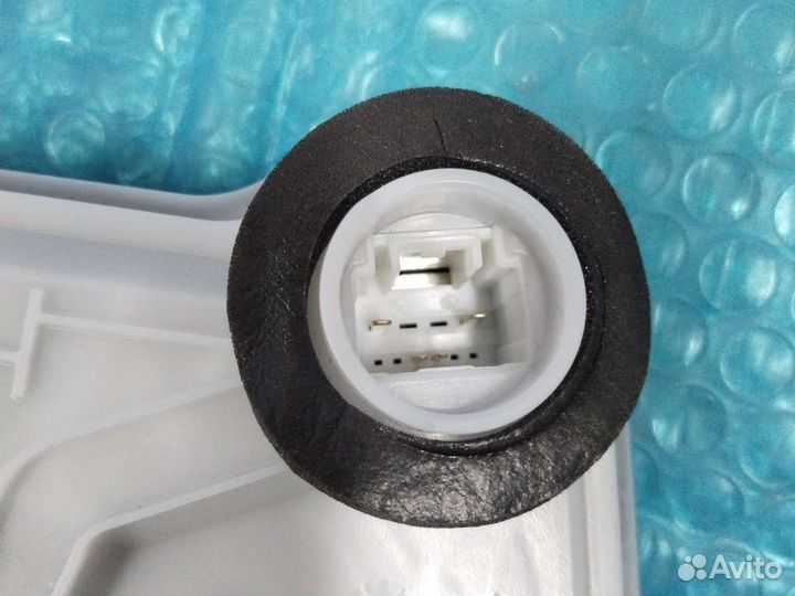 Замок двери Лексус лх 450д, лх 570 передней правой