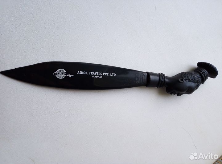 Нож для резки бумаги