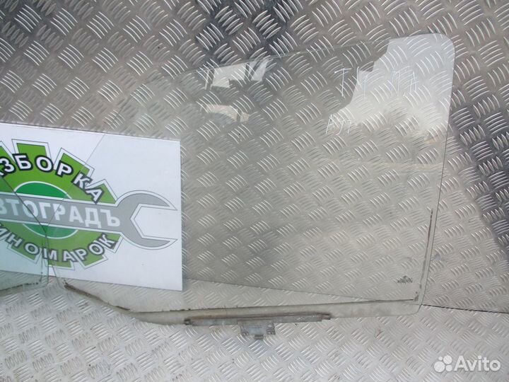 Стекло двери передней VW Transporter T4