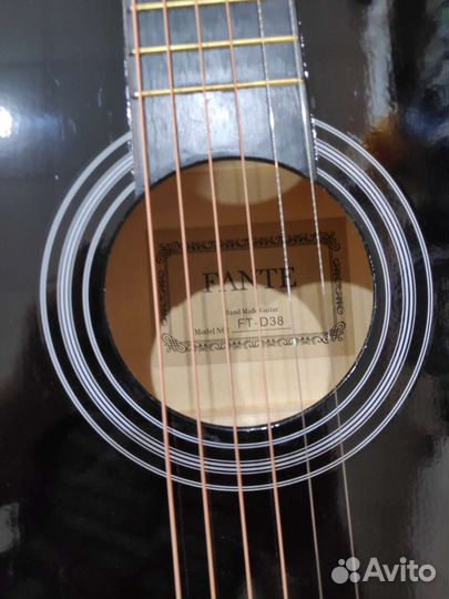 Акустическая гитарa