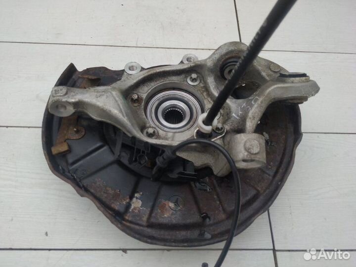 Кулак задний правый Mercedes Cls W218 OM651 2012