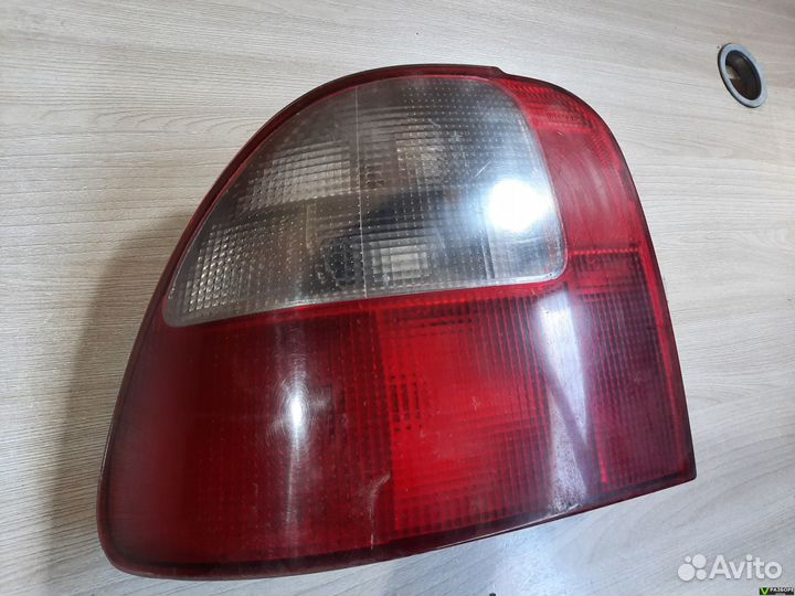 Фонарь левый Rover 400